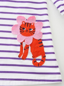 Gestreiftes Prinzessinnenkleid für Mädchen mit lila-weißen Mustern und Tier-Stickapplikation