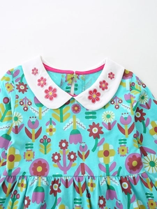 Robe fille à imprimé fleuri vert lac avec un col Claudine blanc brodé élégant et chic