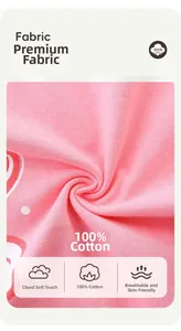 Détail du tissu en maille rose 100% coton montrant une texture côtelée fine et respirante