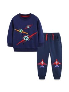 Ensemble sweat et jogging bleu marine pour enfants avec broderie avion et cordon rouge