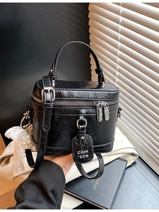 Women Vintage Wrinkled PU Leather Box Bag Mini Handbag With Artificial Pearl Charm Lace Bow Detail Elegant Crossbody Bag For Daily Party