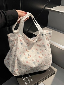 Borsa tote in pizzo floreale con manici bianchi e tracolla regolabile per donna
