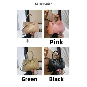 Détail montrant quatre couleurs de sacs seaux élégants en cuir avec boucle en métal chic