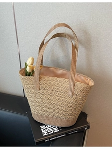 Grande borsa tote in paglia intrecciata con motivo traforato per vacanze al mare