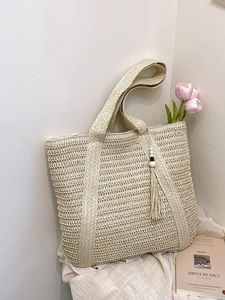 Large Capacity Straw Woven Tote Bag Women Summer Beach Vacation Bohemian Shoulder Bag With Tassel Decoration Woven Bag