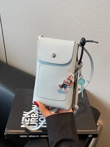 Sac Bandoulière pour Téléphone Portable en Cuir PU à Texture Litchi pour Femmes Mini Sac à Épaule avec Pendentif de Dessin Animé