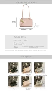 Dettaglio borsa shopper capiente con larghezza 27cm e accessorio con ciondolo a tulipano