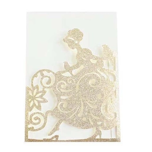 Carte d'invitation de mariage dorée découpée au laser avec silhouette de femme élégante