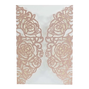 Lasergesneden roségouden glitterpapier huwelijksuitnodiging met elegante bloemenmotieven