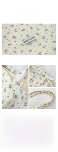 Détail du sac cabas floral montrant le tissu seersucker et le logo Magic Pocket