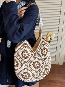 Sac Cabas Bohème en Tricot au Crochet pour Femme avec Motif Floral Granny Square. Sac à Bandoulière Tissé à la Main de Grande Capacité.