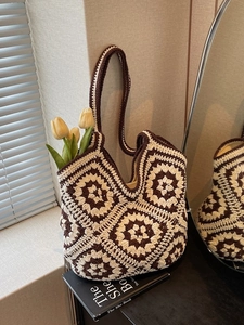 Sac fourre-tout au crochet de style ethnique avec motif carré rétro marron et crème