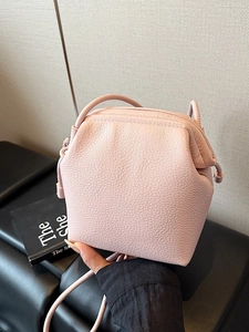 Petit Sac Seau Bandoulière en Cuir PU Minimaliste pour Femmes Texture Galet Plissé Sac à Main Tendance Sac à Épaule Couleur Unie Décontracté