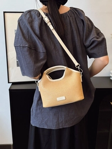 Sac Seau en Paille Tissée Style Coréen en Cuir PU Contrasté Sac à Épaule Avec Pochette Intérieure Sac à Main Femme