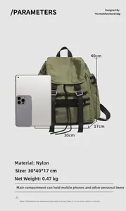 Détail du sac à dos en nylon vert armée montrant les dimensions 30x40x17cm et 0,47kg