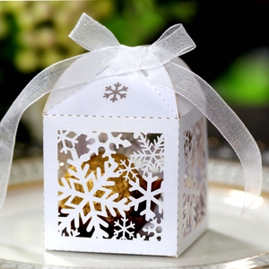 Snowflake Hollow Candy Boxes Laser Cut Paper Gift Box With Ribbon For Wedding Christmas Party Favors Decoration