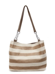 Sac fourre-tout tissé à rayures avec cuir marron et bandoulière chaîne sur fond blanc