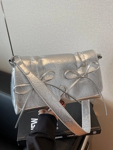 Sac À Épaule Femme Avec Nœud En Cuir PU Verni Plissé Style Coréen Doux Sac Bandoulière Carré Pour Sorties Quotidiennes