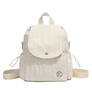 Sac à dos léger en nylon crème avec rabat et bretelles réglables pour femmes