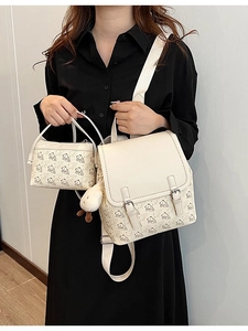 Ensemble sac à dos et cabas blanc crème avec imprimé ours et breloque canard en peluche