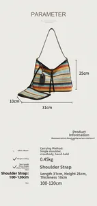 Vue détaillée d'un sac cabas tissé à rayures avec dimensions et pochette assortie