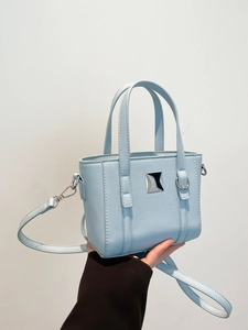 Borsa a Secchiello in Pelle PU Moda Donna Mini Crossbody Tote Con Decorazione in Metallo Borsa a Mano Versatile Borsa a Tracolla Cucita da Donna