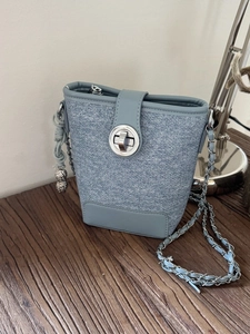 Fashion Women Bucket Bag Denim PU Stitching Chain Strap Small Crossbody Bag Mini Shoulder Purse with Rotation Lock