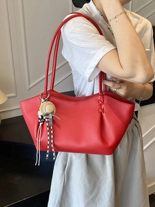 Red lychee grain leather tote bag with stylish charms, large capacity shoulder handbag