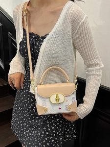 Elegante bolso bandolera Smiling Bear en beige y rosa con cierre de giro dorado