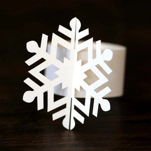 Christmas Snowflake Napkin Rings Pearlescent Paper Hollow Laser Cut 3D Table Decorations For Wedding Holiday Dinner Party Decor
