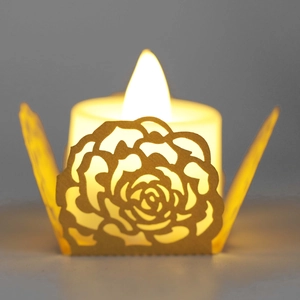 Goldene Papier-Lampenschirm Hülle mit Rosen-Lochmuster für LED-Kerzen im Party-Set