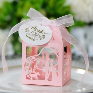 Boîte à bonbons de mariage en papier perlé découpé au laser avec ruban et étiquette
