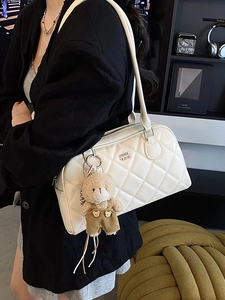 Sac à Épaule Femme Matelassé Losanges en Cuir PU Sac à Main Avec Charme d'Ours Style Coréen Quotidien Sac Bowling