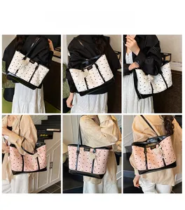 Detailansichten gesteppter Shopper-Tasche in Weiß und Rosa mit verschiedenen Styling-Optionen