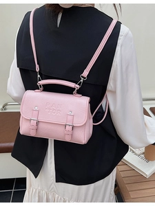 Rosa Mini-Rucksack aus Kunstleder mit PAN TOR Prägung und modischem Klappenverschluss