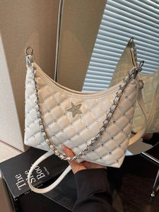 Sac Sous le Bras Matelassé avec Strass pour Femme en Cuir PU Décor Étoile Sac à Bandoulière Chaîne Mode Hobo