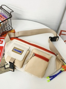 Sac de poitrine en toile avec poches multiples et bordure orange en beige et kaki