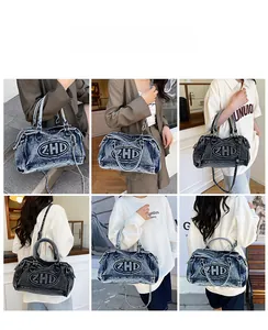 Foto lifestyle che mostrano la borsa tote grande in denim con logo ZHD in vari stili