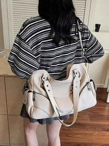 Grand Sac Cabas Style Moto Vintage en Cuir PU avec Rivets Étoiles Sac à Bandoulière pour Femme Besace Rétro