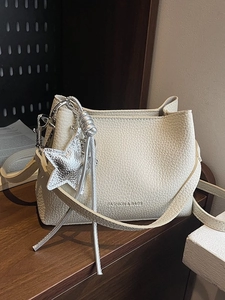 Women Fashion PU Leather Lychee Texture Bucket Bag With Star Pendant Simple Small Crossbody Bag Handbag For Daily Styling