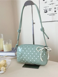 Summer green polka dot shoulder bag with pearl bow and leather B patch decoration