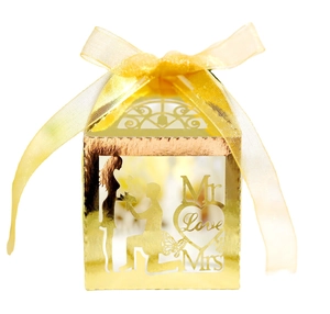 Goldene hohle Hochzeit Süßigkeiten Box mit Mr & Mrs Silhouette und goldener Schleife