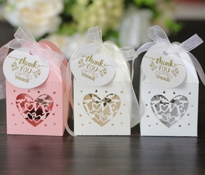Hohlherz Laser-Cut Hochzeit Candy Boxen mit LOVE Text und Dankeschön-Geschenkanhänger