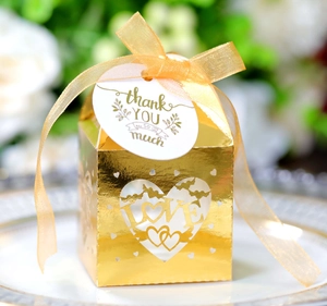 Goldene Hochzeit-Geschenkbox mit LOVE-Herz-Ausschnitt, Anhänger und Seidenband