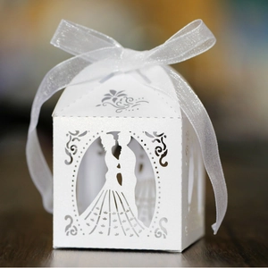 Wedding Favor Holder Laser Cut Pearlescent Paper Candy Gift Packaging With Ribbon Bowknot Bride Groom Silhouette Romantic Elegant