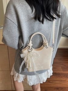 Sac seau blanc crème avec nœud en dentelle et perles, imprimé tendance pour femme