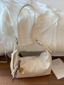 Women Vintage PU Leather Hobo Bag With Baseball Charm Large Capacity Shoulder Bag Minimalist Half Moon Underarm Bag Fashion Handbag