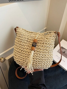 Borsa a Secchiello in Paglia Intrecciata Bohemian da Donna Borsa a Tracolla da Spiaggia Con Nappa di Perline di Legno