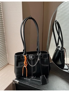 Sac Tote en Cuir PU Grande Capacité pour Femmes Sac à Épaule Minimaliste Avec Boucle de Ceinture à Chaîne Surpiqûres Sac de Mode