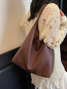 Grande borsa tote vintage in pelle marrone scuro con grana litchi per donna